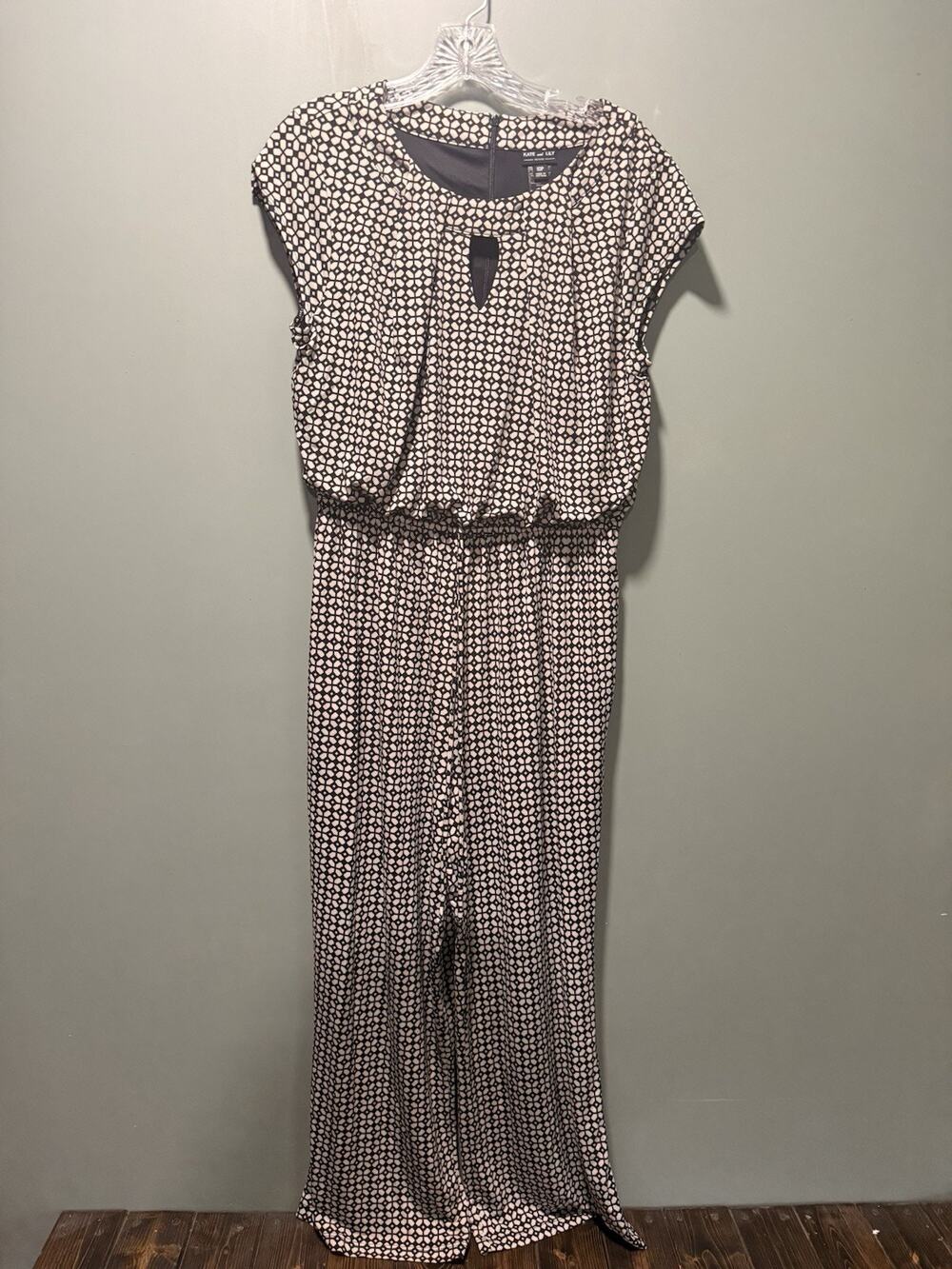 Kate and Lily Tan & Black Geometric Sleeveless Pockets Jumpsuit Size 10P Zip